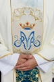 Ornat ecru z haftowanym pasem - HA7015-05 - HAF HA7015-05 - Dewocjonalia P.H. Jakóbczak - Katolicki sklep liturgiczny i hurtownia