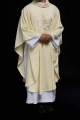 Ornat ecru z haftowanym krzyżem - HA7035-05 - HAF HA7035-05 - Dewocjonalia P.H. Jakóbczak - Katolicki sklep liturgiczny i hurtownia