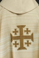 Ornat ecru z nadrukiem krzyża jerozolimskiego - KOD/7001/05/40 - HAF KOD/7001/05/40 - Dewocjonalia P.H. Jakóbczak - Katolicki sklep liturgiczny i hurtownia
