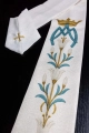 Ornat ecru z nadrukiem lilii i motywem maryjnym - KOD/7002/05/40 - HAF KOD/7002/05/40 - Dewocjonalia P.H. Jakóbczak - Katolicki sklep liturgiczny i hurtownia