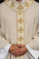 Ornat ecru z haftowanym pasem z motywem krzyża - S-7069-05-70 - HAF S-7069-05-70 - Dewocjonalia P.H. Jakóbczak - Katolicki sklep liturgiczny i hurtownia