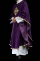 Ornat fioletowy z haftowanym krzyżem - KOA/006/03/99 - HAF KOA/006/03/99 - Dewocjonalia P.H. Jakóbczak - Katolicki sklep liturgiczny i hurtownia