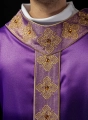 Ornat fioletowy z haftowanym pasem z motywem krzyża - S-7056-03-54 - HAF S-7056-03-54 - Dewocjonalia P.H. Jakóbczak - Katolicki sklep liturgiczny i hurtownia
