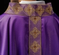 Ornat fioletowy z haftowanym pasem z motywem krzyża - S-7056-03-54 - HAF S-7056-03-54 - Dewocjonalia P.H. Jakóbczak - Katolicki sklep liturgiczny i hurtownia