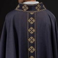 Ornat fioletowy z haftowanym pasem z motywem krzyża - S-7069-03-70 - HAF S-7069-03-70 - Dewocjonalia P.H. Jakóbczak - Katolicki sklep liturgiczny i hurtownia
