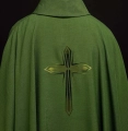 Ornat zielony z haftowanym krzyżem - HA7034-01 - HAF HA7034-01 - Dewocjonalia P.H. Jakóbczak - Katolicki sklep liturgiczny i hurtownia
