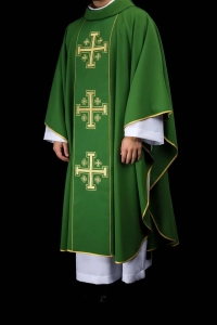 Ornat zielony z haftowanym pasem z motywem krzyży jerozolimskimi - KDT/7046/01/01