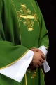 Ornat zielony z haftowanym pasem z motywem krzyży jerozolimskimi - KDT/7046/01/01 - HAF KDT/7046/01/01 - Dewocjonalia P.H. Jakóbczak - Katolicki sklep liturgiczny i hurtownia