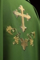 Ornat zielony z haftowanym krzyżem i szerokim kołnierzem - KOK/001/01/12/KARO - HAF KOK/001/01/12/KARO - Dewocjonalia P.H. Jakóbczak - Katolicki sklep liturgiczny i hurtownia