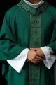 Ornat zielony z haftowanym pasem z motywem krzyża - S-7057-01-70 - HAF S-7057-01-70 - Dewocjonalia P.H. Jakóbczak - Katolicki sklep liturgiczny i hurtownia