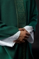 Ornat zielony z haftowanym pasem z motywem krzyża - S-7057-01-70 - HAF S-7057-01-70 - Dewocjonalia P.H. Jakóbczak - Katolicki sklep liturgiczny i hurtownia