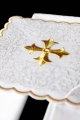 Biały komplet bielizny kielichowej z haftowanym krzyżem - KDT/5028/04 - HAF KDT/5028/04 - Dewocjonalia P.H. Jakóbczak - Katolicki sklep liturgiczny i hurtownia