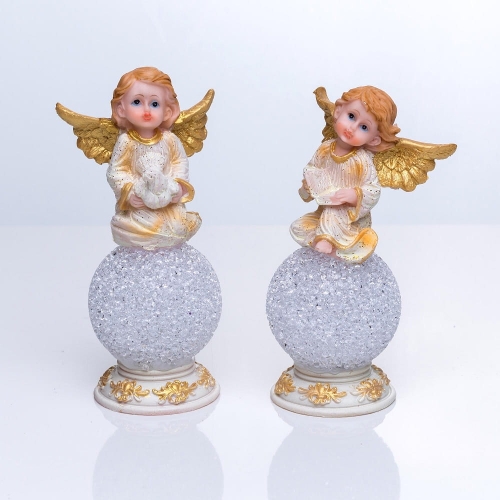  Aniołek z gołąbkiem na świecącej kuli