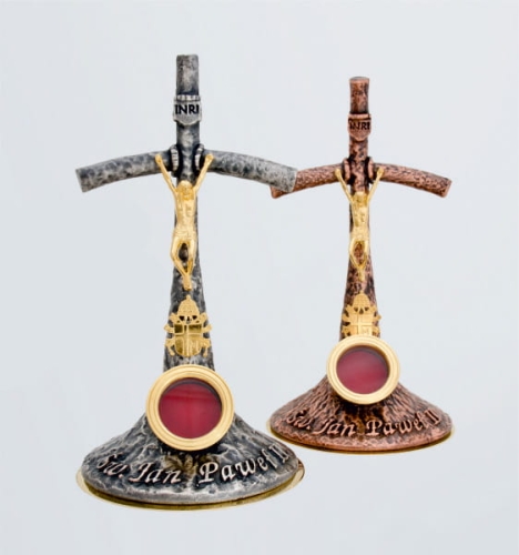 637c296b3b98838da479683ff205b8a12f60f144 Relikwiarz Jana Pawła II - srebro patynowane