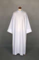 Alba kapłańska z ozdobnymi mankietami, krój lekko poszerzany - ALBP 3-095-0 - Dewocjonalia P.H. Jakóbczak - Katolicki sklep liturgiczny i hurtownia
