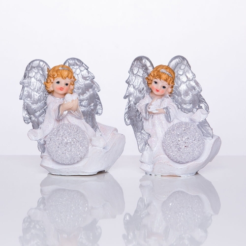  Aniołek ze świecącą kulą